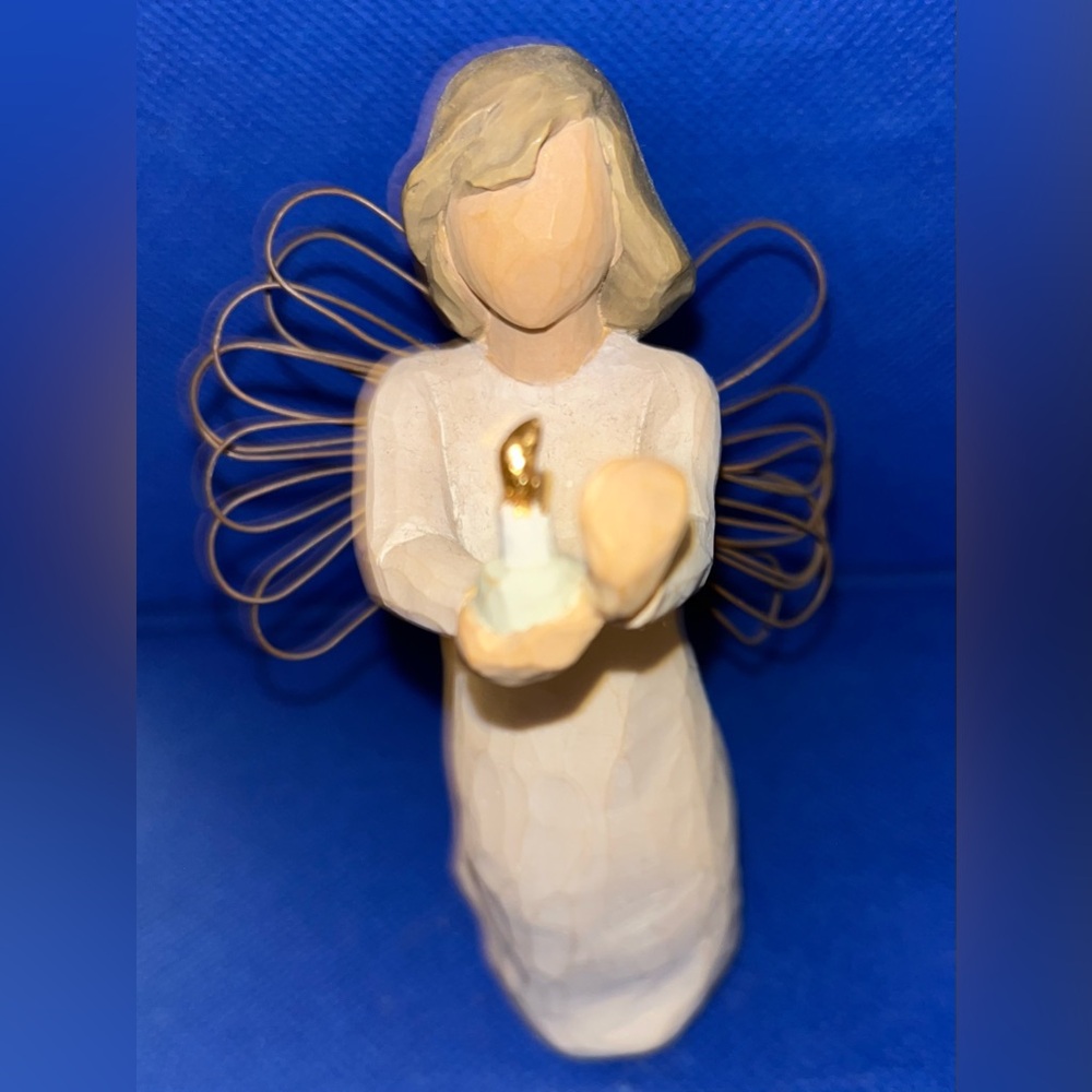 Willow Tree Angel Figurine: angel of hope